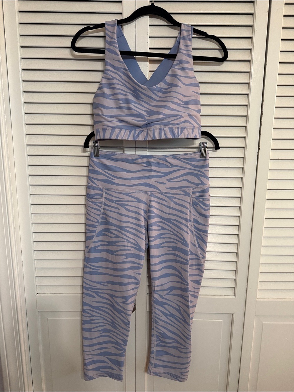 Old Navy Active Lavender and Pale Blue Zebra Print Sports Bra and Legging Set